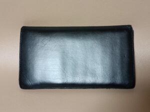 修理後の折り畳み長財布