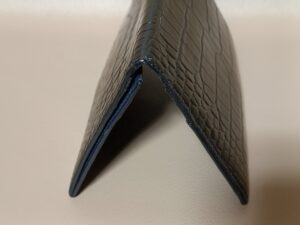 スレ補修後のエルメス長財布の端面