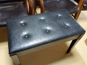 クリーニング後のピアノチェア