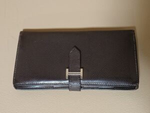 修理後のエルメスベアンの長財布