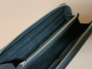 内装交換修理後のコーチの財布