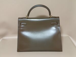 修理後のエルメスケリーバッグ背面