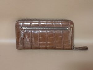 カラーチェンジ前のクロコダイルレザーの長財布