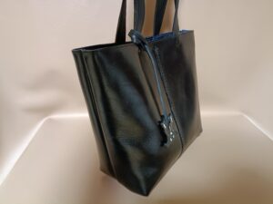 リメイク後のトートバッグサイドのマチ