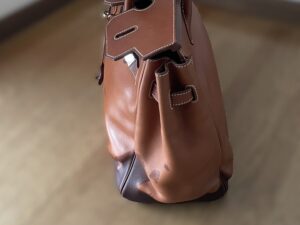 修理前のエルメスのバーキンサイドビュー