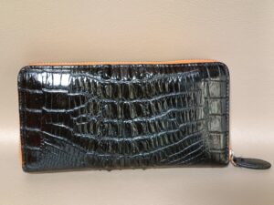 カラーチェンジ後のクロコダイルレザーの長財布