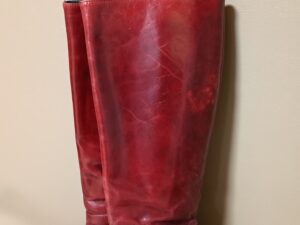 修理前のロングブーツの色落ち