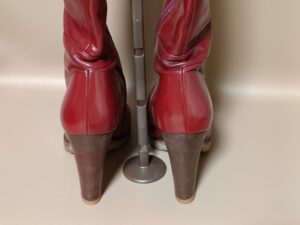 修理後のロングブーツのかかと