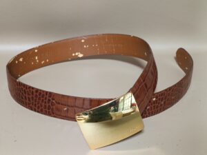 修理前のラルフローレンのベルト