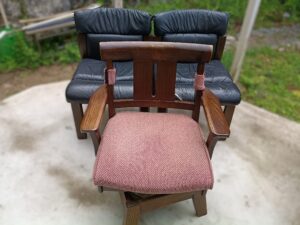修理前のダイニングチェア