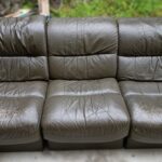 修理前の革のソファセット