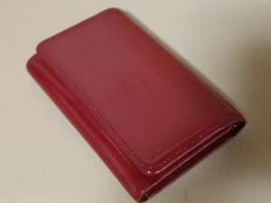 修理後のカルティエキーケース