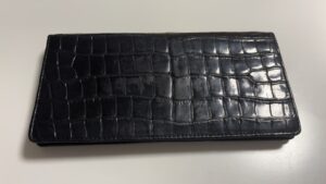 修理前のクロコダイルレザーの長財布