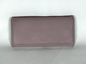 修理後のロエベの財布