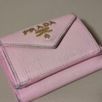 修理前のプラダの3つ折り財布
