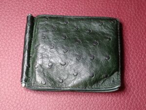 修理前のオーストリッチレザーの財布