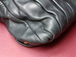 修理後のミュウミュウのバッグコーナー部分