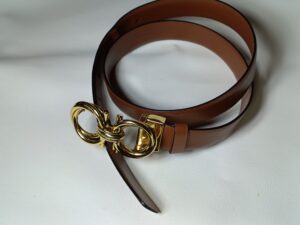 【フェラガモベルト修理】革の剥がれを、接着と縫製で綺麗に補修