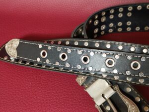 剣先パーツの革交換修理後の革ベルト